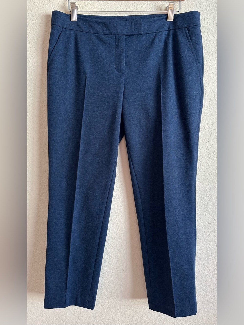 AKRIS Punto Pants Cropped Dark Blue Womens Size US 10 Flat Front Designer Luxury